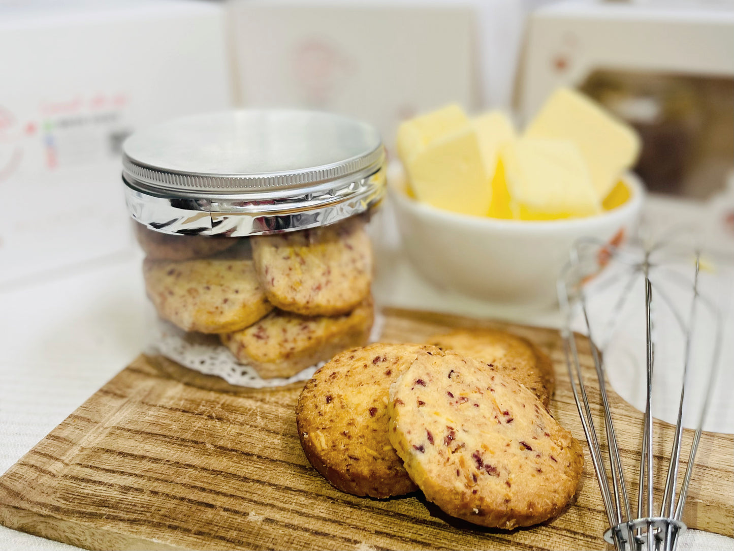 CNY Cranberries Almond Cookies 杏仁蔓越莓曲奇饼 (175g)